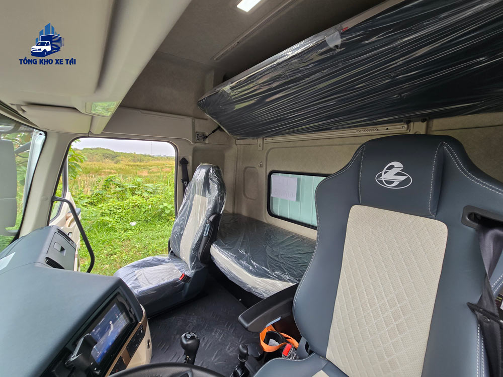 XE CHENGLONG H5 240HP THÙNG KÍN CONT 9M9